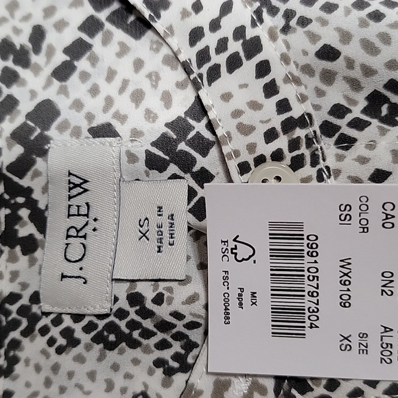 J Crew, Size XS Black, Gray, White Snake Print Button Down Blouse, NEW - Picture 13 of 15